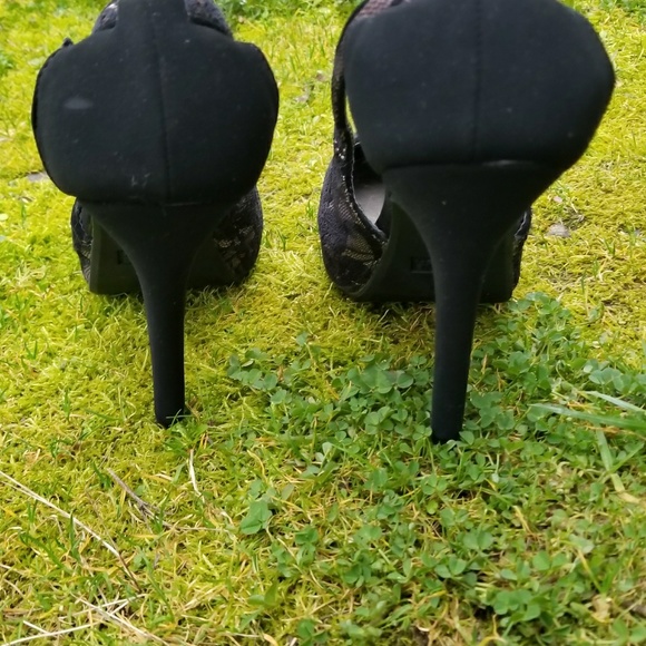 Black Lace Pumps - Picture 3 of 4